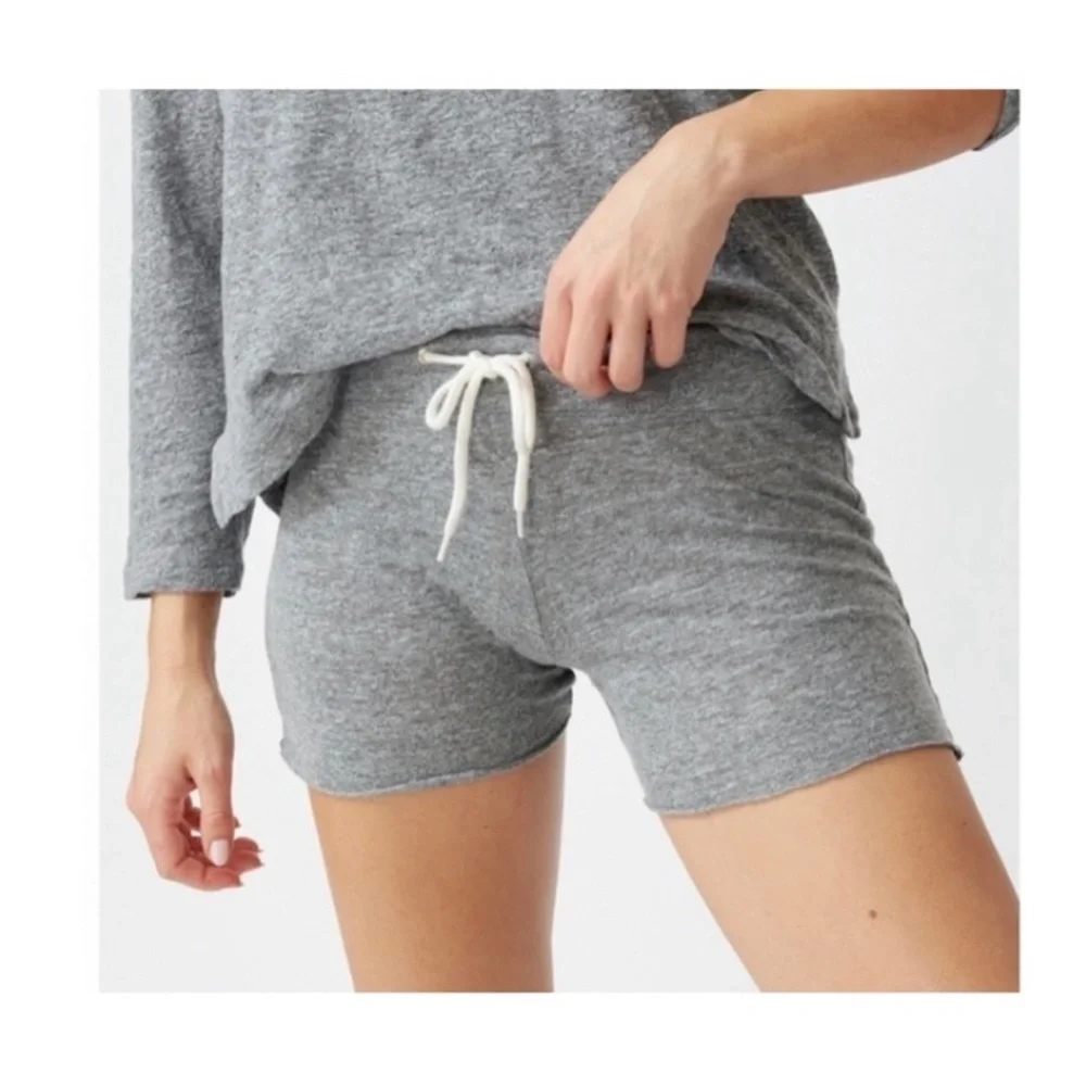 Monrow Supersoft Vintage Sweatshorts in Grey